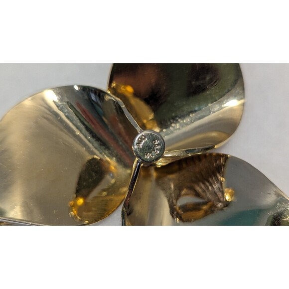 Sarah Coventry Gold Tone Ribbed Leaf Swirl Brooch - Picture 6 of 6